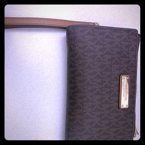 MK wallet. Perfect condition!